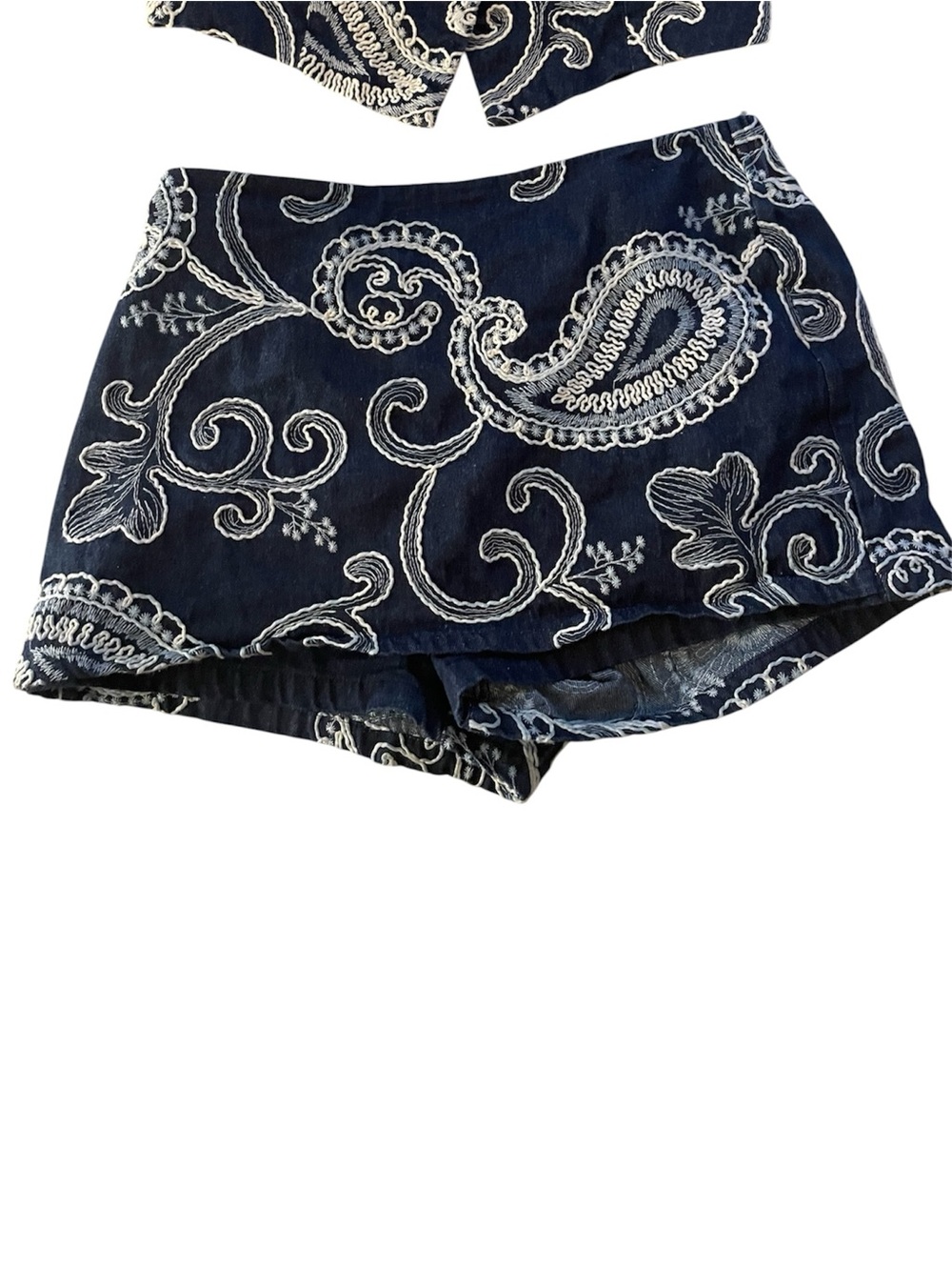 Alice Blue Retro Style Paisely Embellished Skort Vest 2PC Set - Picture 3 of 6